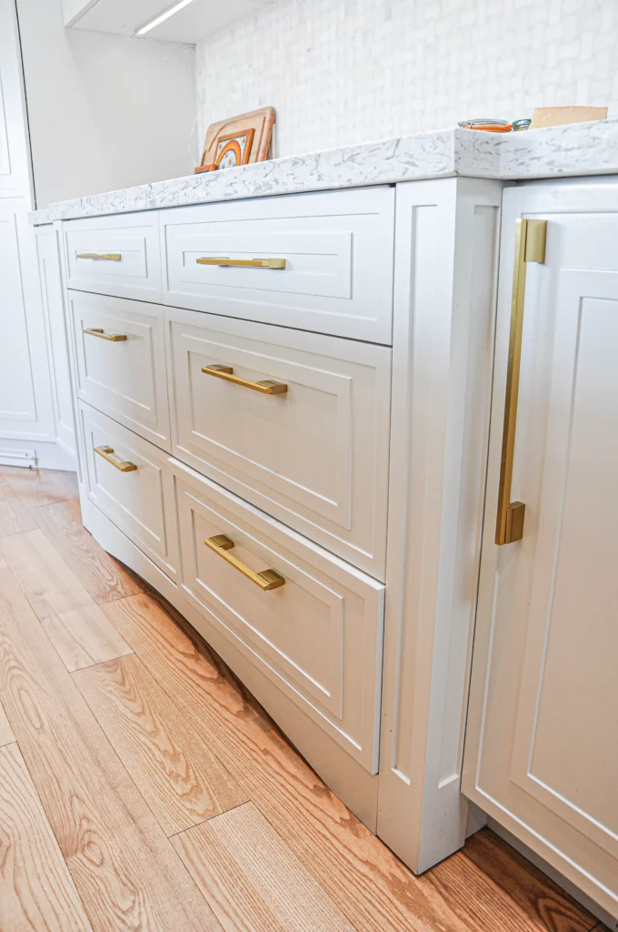 gold hardware and white kitchen cabinets, kitchen renovation burlington