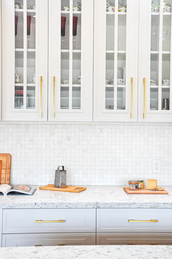 gold hardware and white kitchen cabinets, kitchen renovation burlington