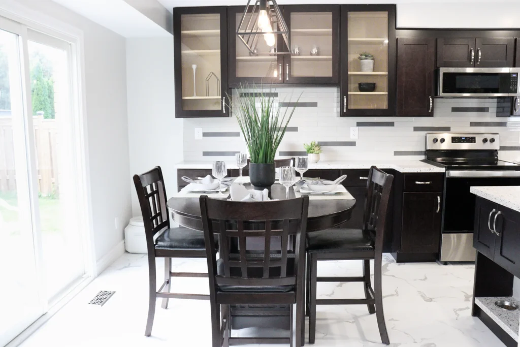 Black and White Kitchen Renovation, Expansion Reno