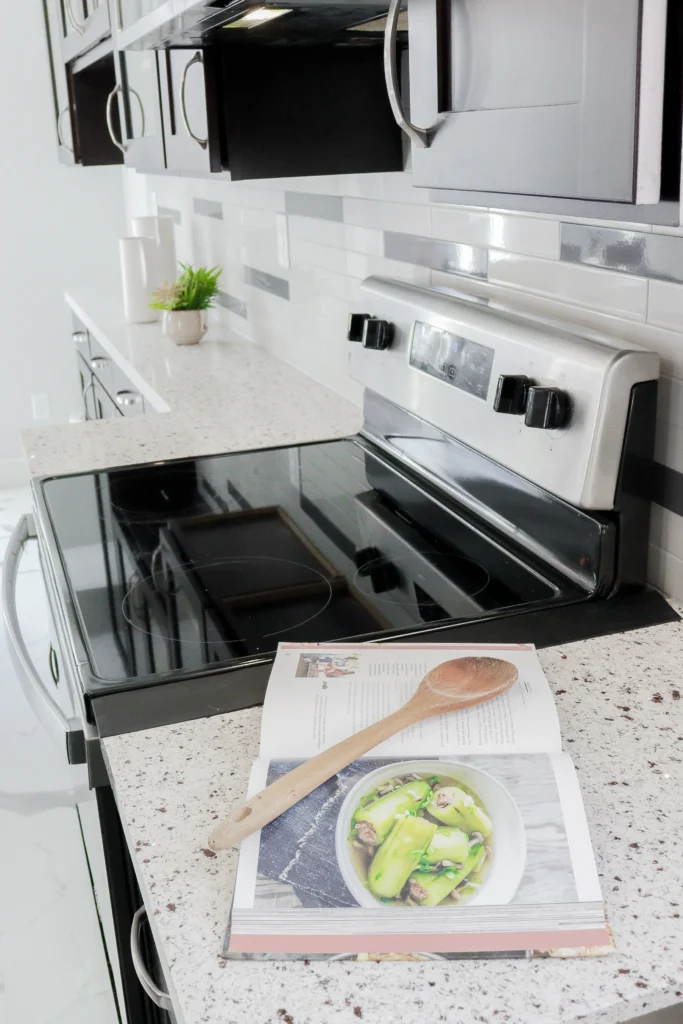 Black and White Kitchen Renovation, Expansion Reno